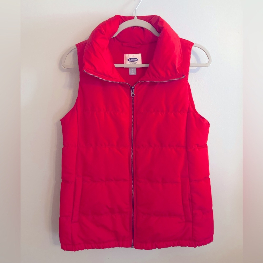 Red Old Navy fleece lined puffer vest